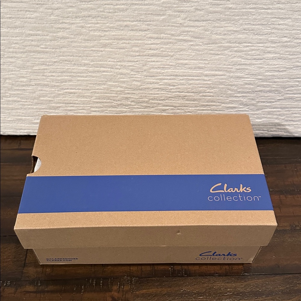Clarks Women's Brown Strappy Sandals NIB - Picture 5 of 6